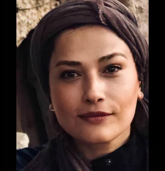 عکس پریا در فیلم پریا