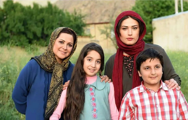 عکس بازیگران اب پریا