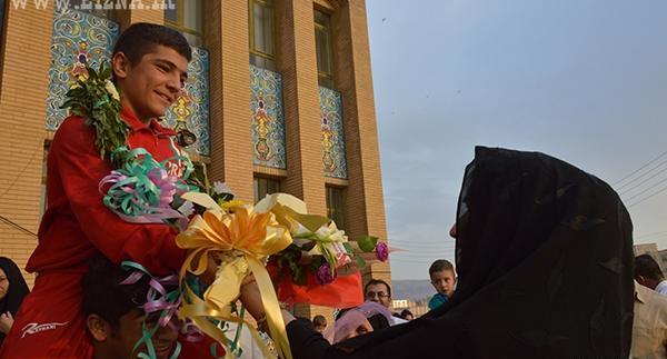عکس کشتی گیر پویا دادمرز