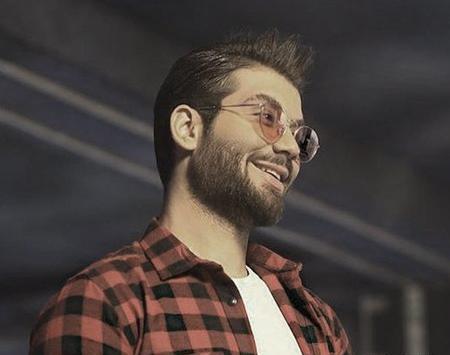 عکس خواننده پروانه پر زد از پیله رفت