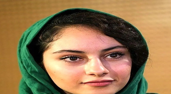 عکس خواننده پروانه پر زد
