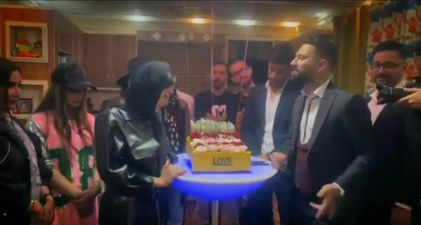 عکس عاشقانه پیمان ادیداس و ویدا