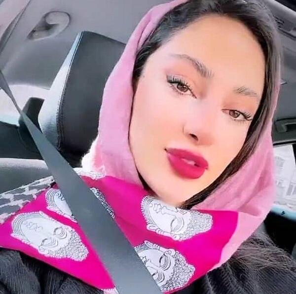 عکس پروانه کیوت صورتی