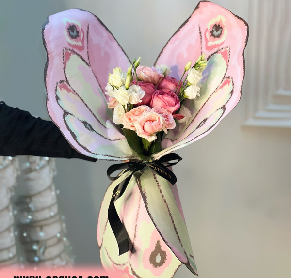عکس پروانه دسته گل