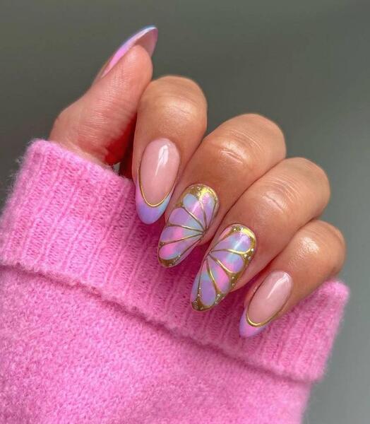 عکس طراحی پروانه روی ناخن