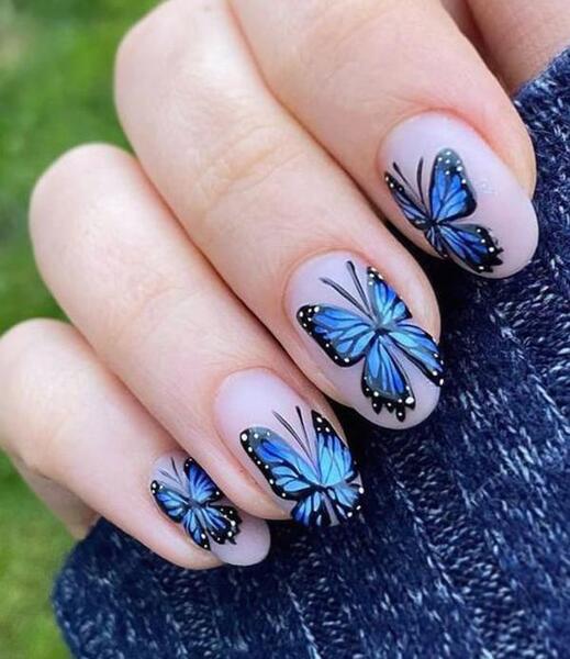 عکس طراحی پروانه روی ناخن