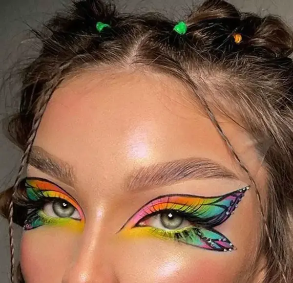 عکس خط چشم پروانه ای