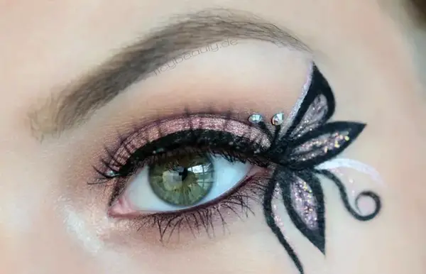 عکس خط چشم پروانه ای