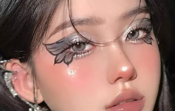 عکس خط چشم پروانه ای