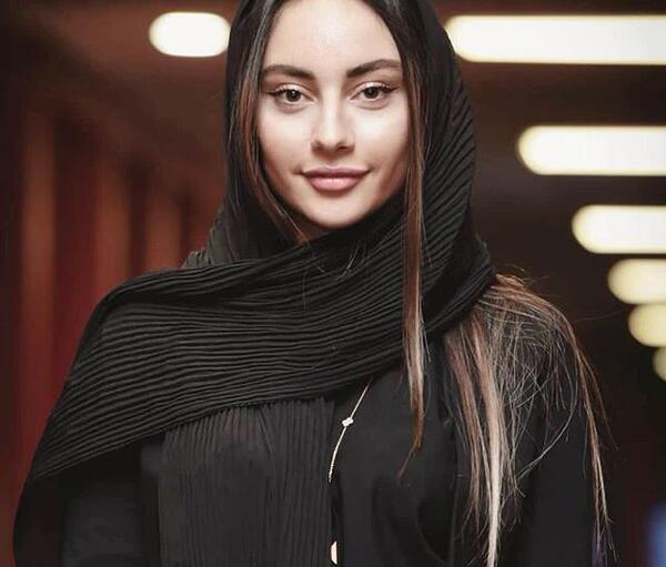 عکس بازیگر ترلان پروانه و همسرش