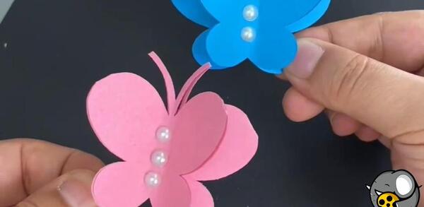 عکس کاردستی پروانه با کاغذ رنگی