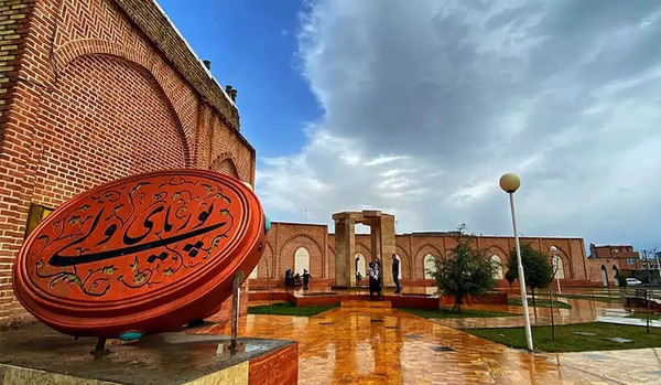 عکس پوریا ولی و شاگردانش