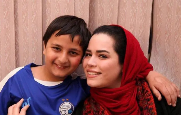 عکس پوریا مشتاق در دودکش