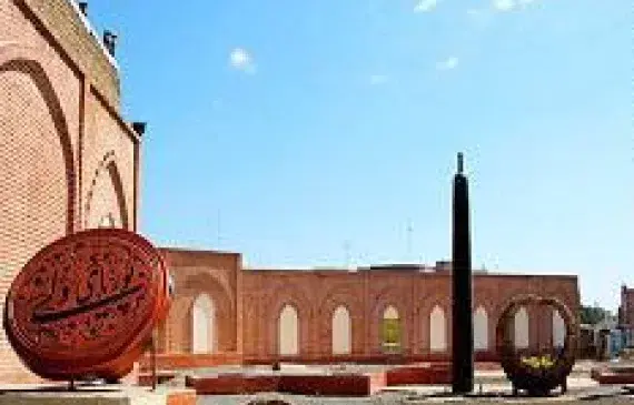 عکس قبر پهلوان پوریای ولی