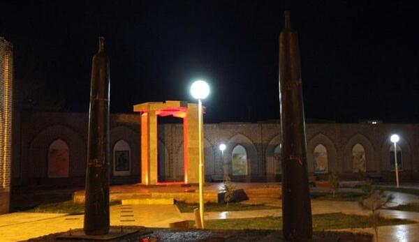 عکس قبر پهلوان پوریای ولی