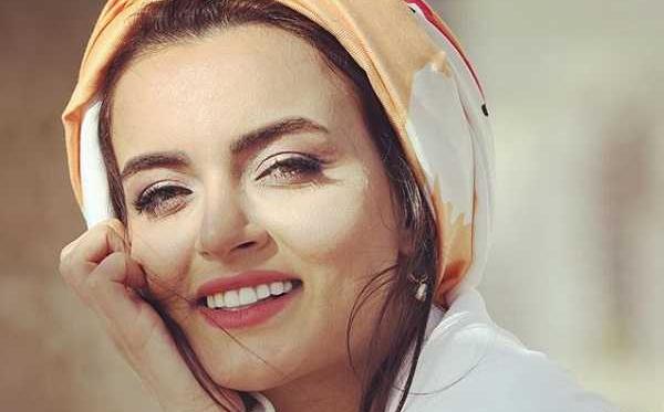 عکس نیلوفر پارسا و دوقلوهایش