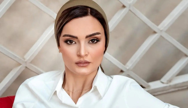 عکس نیلوفر پارسا و دوقلوهایش