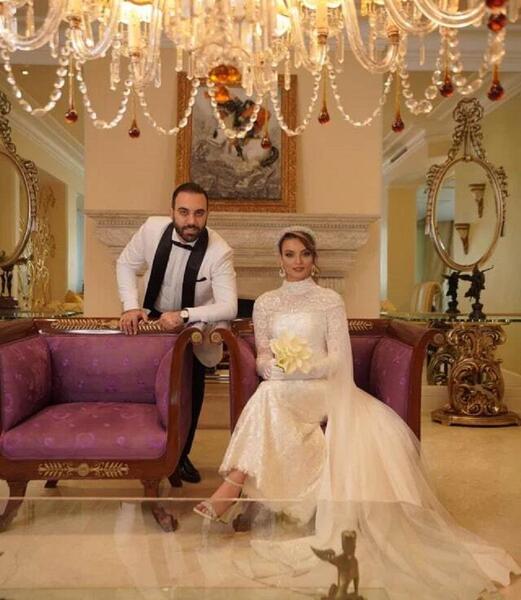 عکس نیلوفر پارسا در اوای باران