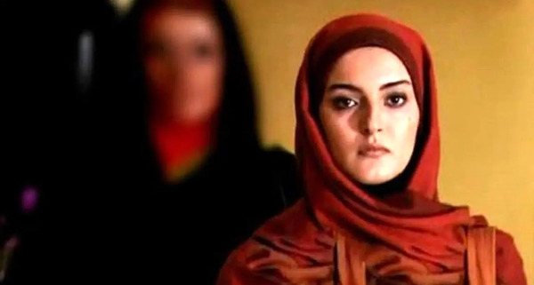 عکس نیلوفر پارسا با خواهرش