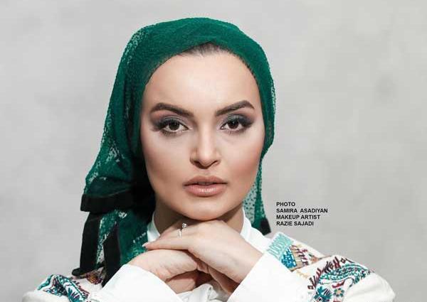 عکس نیلوفر پارسا با خواهرش