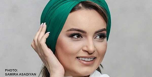 عکس نیلوفر پارسا با خواهرش