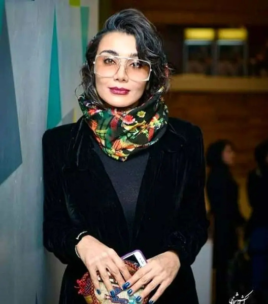 عکس فرخ پارسا در کیمیا