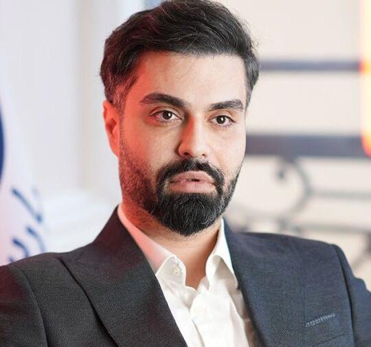 عکس ماکان آریا پارسا