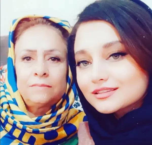 عکس پدر مادر مومو