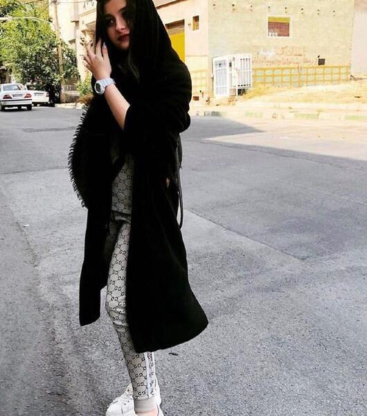 عکس پدر و مادر و برادر نیکا فلاحی