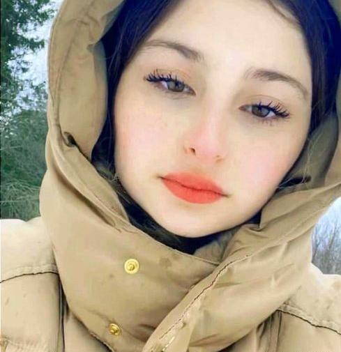عکس پدر و مادر و برادر نیکا فلاحی