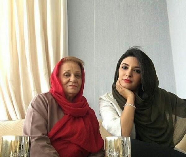عکس پدر و مادر لیندا کیانی