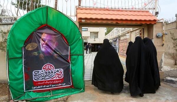 عکس پدر شهید نیلفروشان