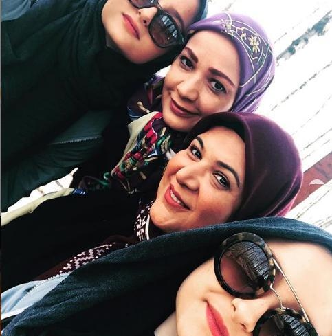 عکس پدر و مادر سارا و نیکا فرقانی اصل در خارج
