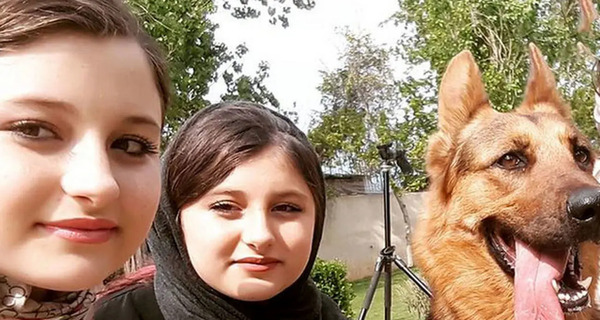 عکس پدر و مادر سارا و نیکا فرقانی