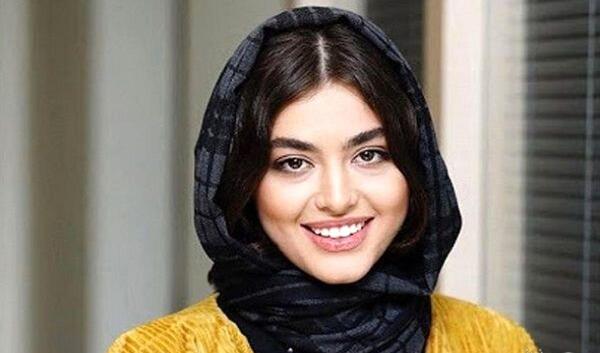 عکس پدر و مادر ریحانه پارسا
