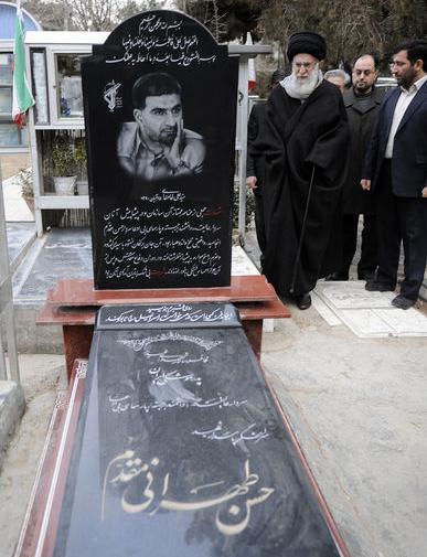 عکس قبر پدر خامنه ای
