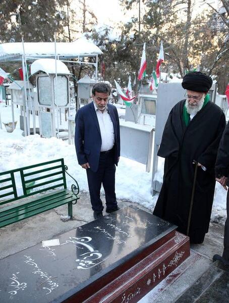 عکس قبر پدر خامنه ای