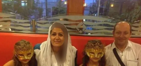 عکس پدر مادر واقعی سارا نیکا