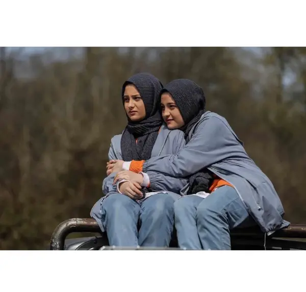 عکس پدر مادر واقعی سارا نیکا