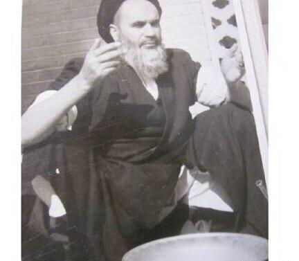عکس پدر و مادر خمینی در موزه لندن