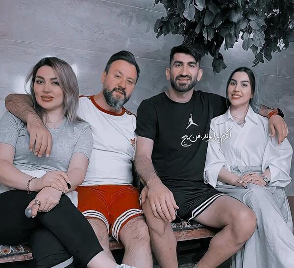 عکس بیرانوند و همسرش در استخر