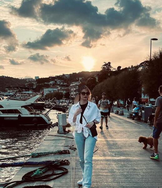 عکس باران در سریال آوای باران و همسرش