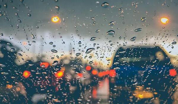 عکس از باران در شب