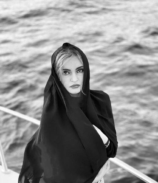 عکس بی حجابی بیتا در فیلم آوای باران