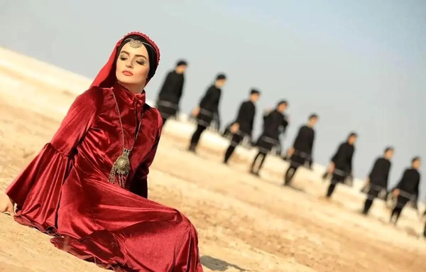 عکس بیتا توی فیلم آوای باران