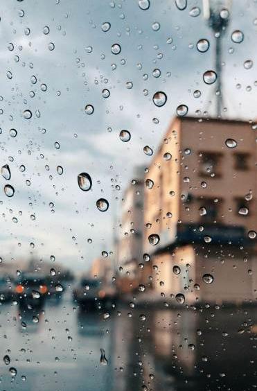 دانلود عکس باران روی شیشه