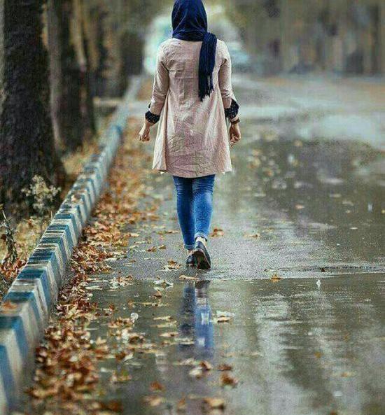 عکس دختر تنها در باران برای پروفایل
