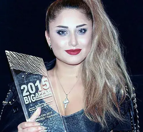 عکس باران خواننده زن