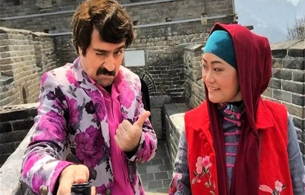 عکس بابا پنجره در فیلم پایتخت