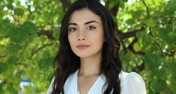 عکس بشرا در فیلم بابا